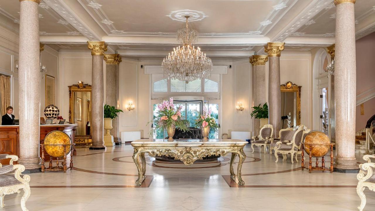 Grand Hotel רימיני מראה חיצוני תמונה The lobby of the hotel