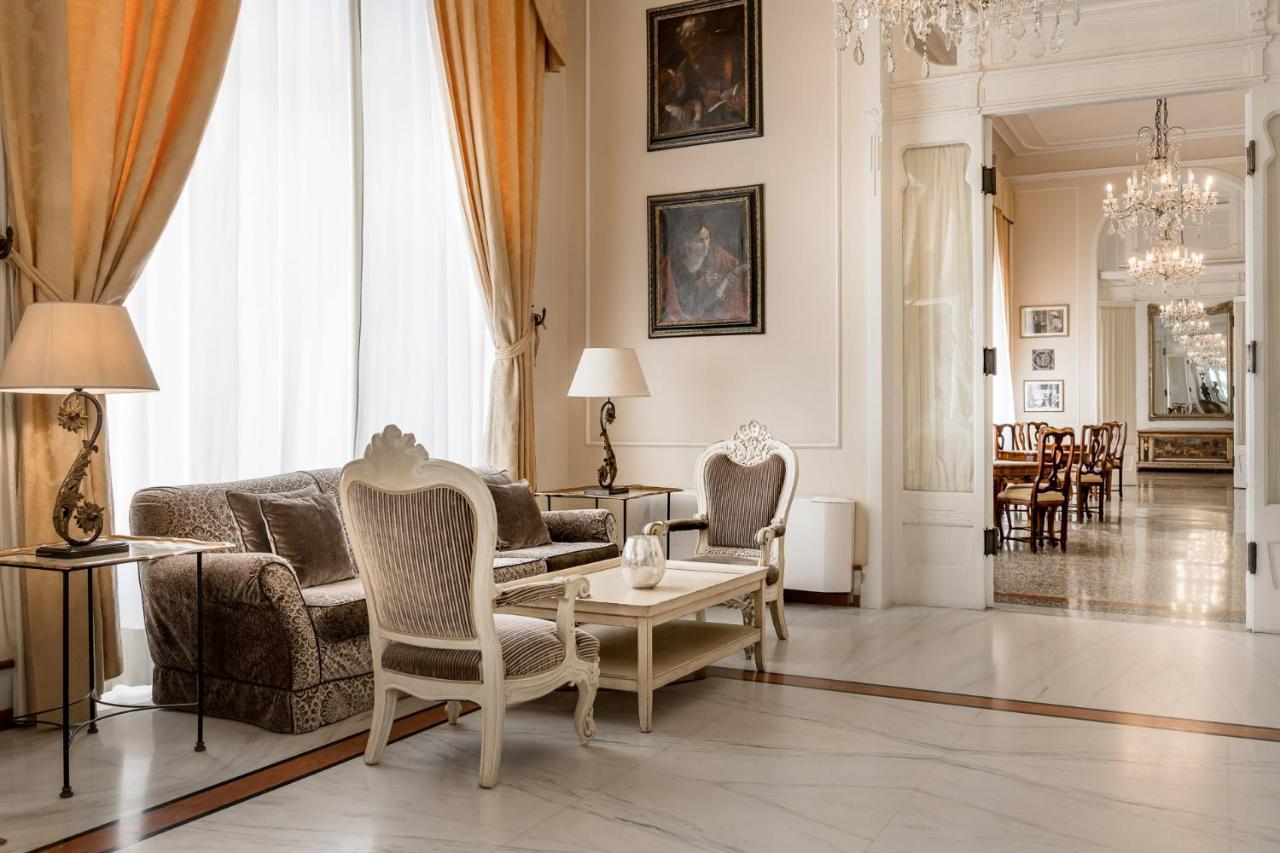 Grand Hotel רימיני מראה חיצוני תמונה Interior of the hotel