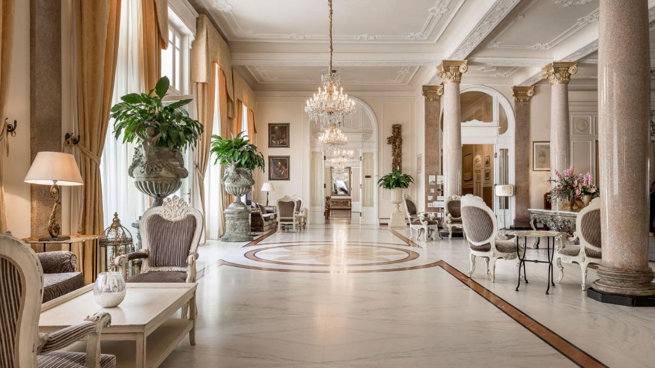 Grand Hotel רימיני מראה חיצוני תמונה The lobby of the hotel