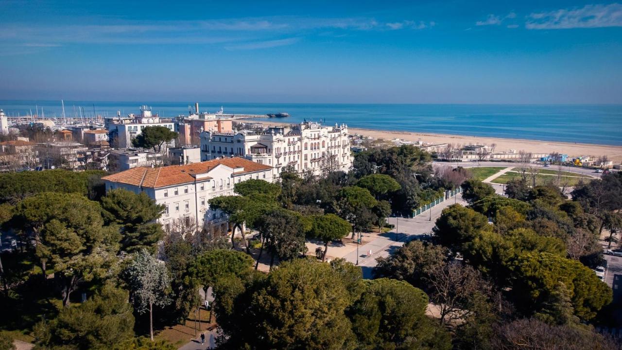 Grand Hotel רימיני מראה חיצוני תמונה View of the city