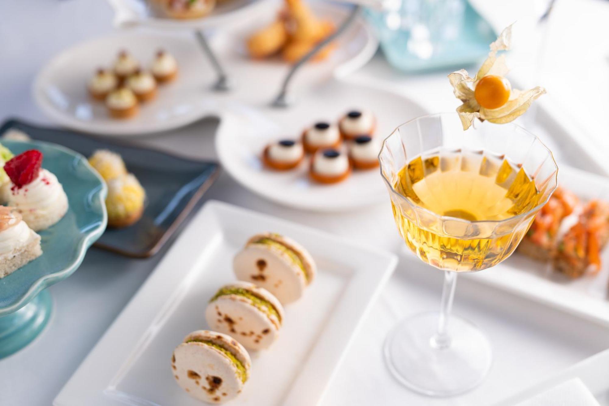 Grand Hotel רימיני מראה חיצוני תמונה A glass of Champagne