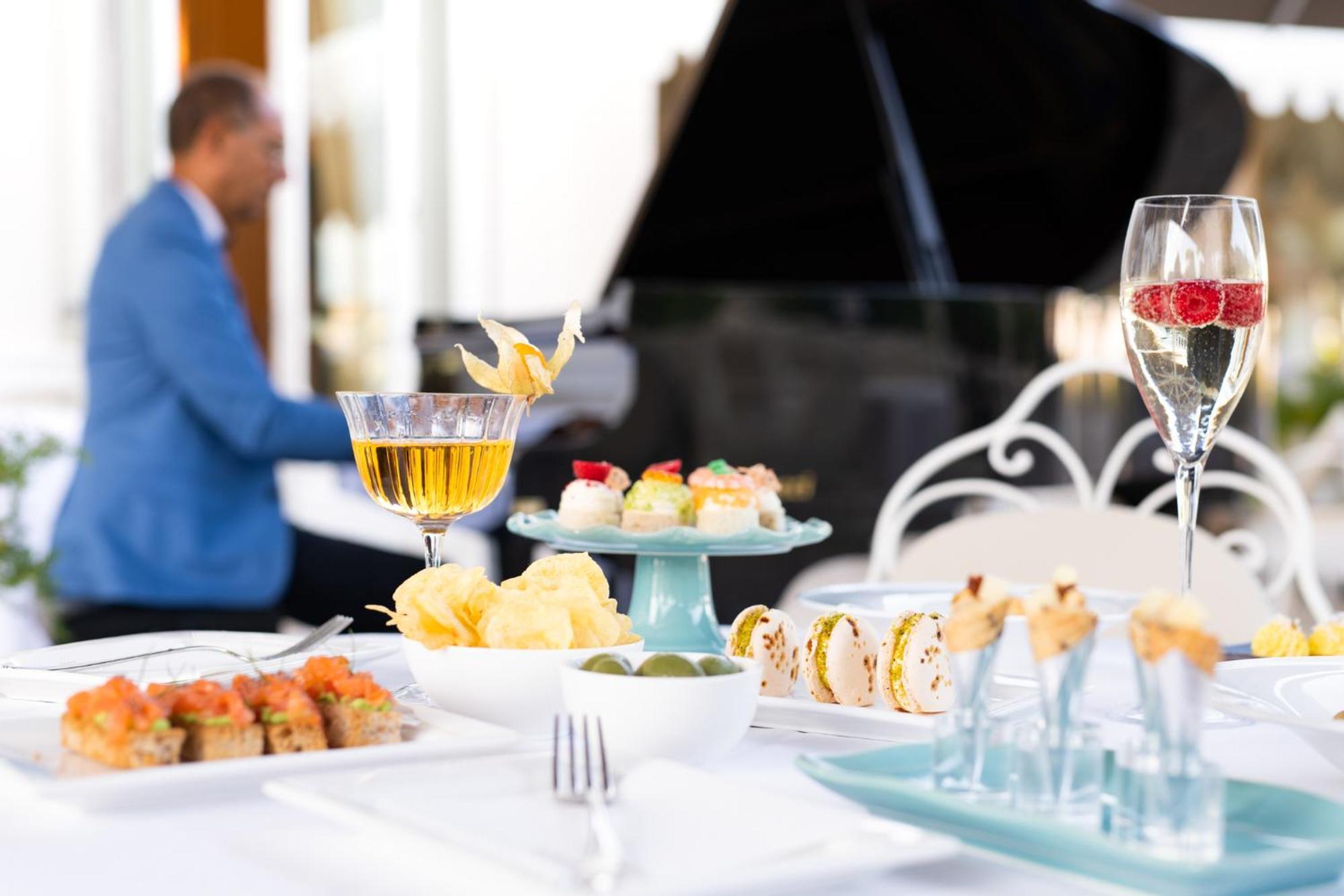 Grand Hotel רימיני מראה חיצוני תמונה The piano bar