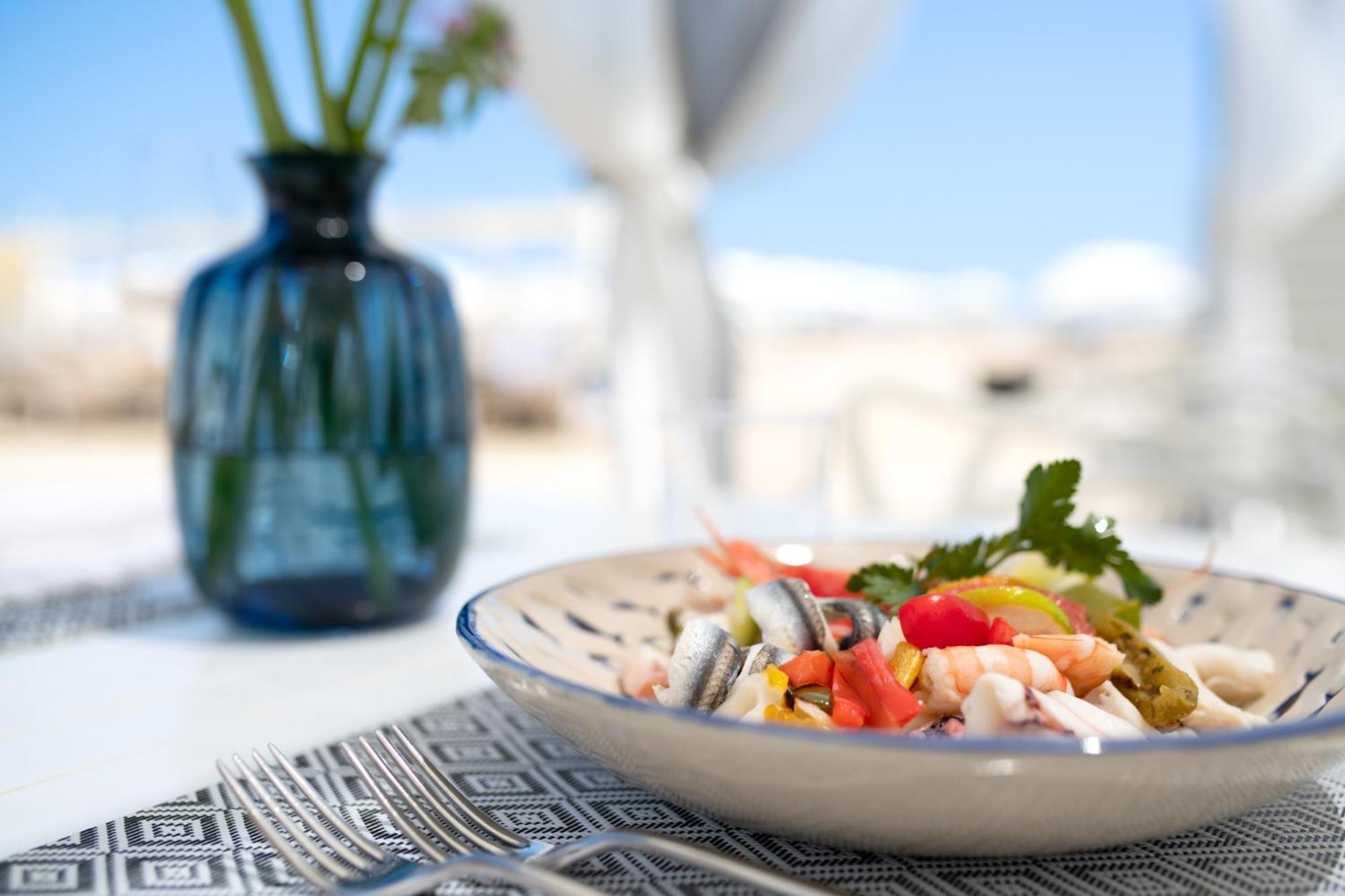Grand Hotel רימיני מראה חיצוני תמונה A seafood salad