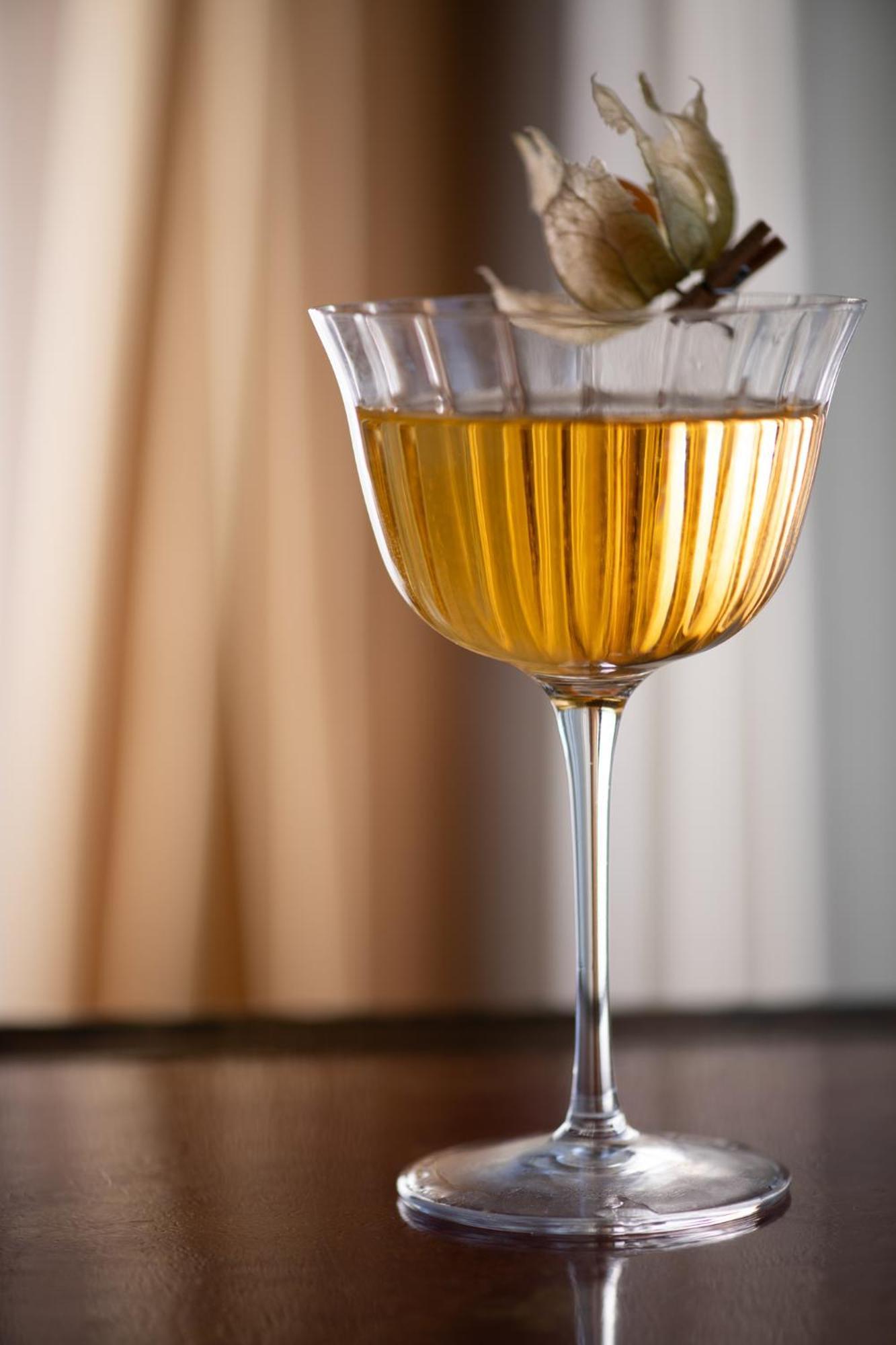 Grand Hotel רימיני מראה חיצוני תמונה A glass of Tokaji wine