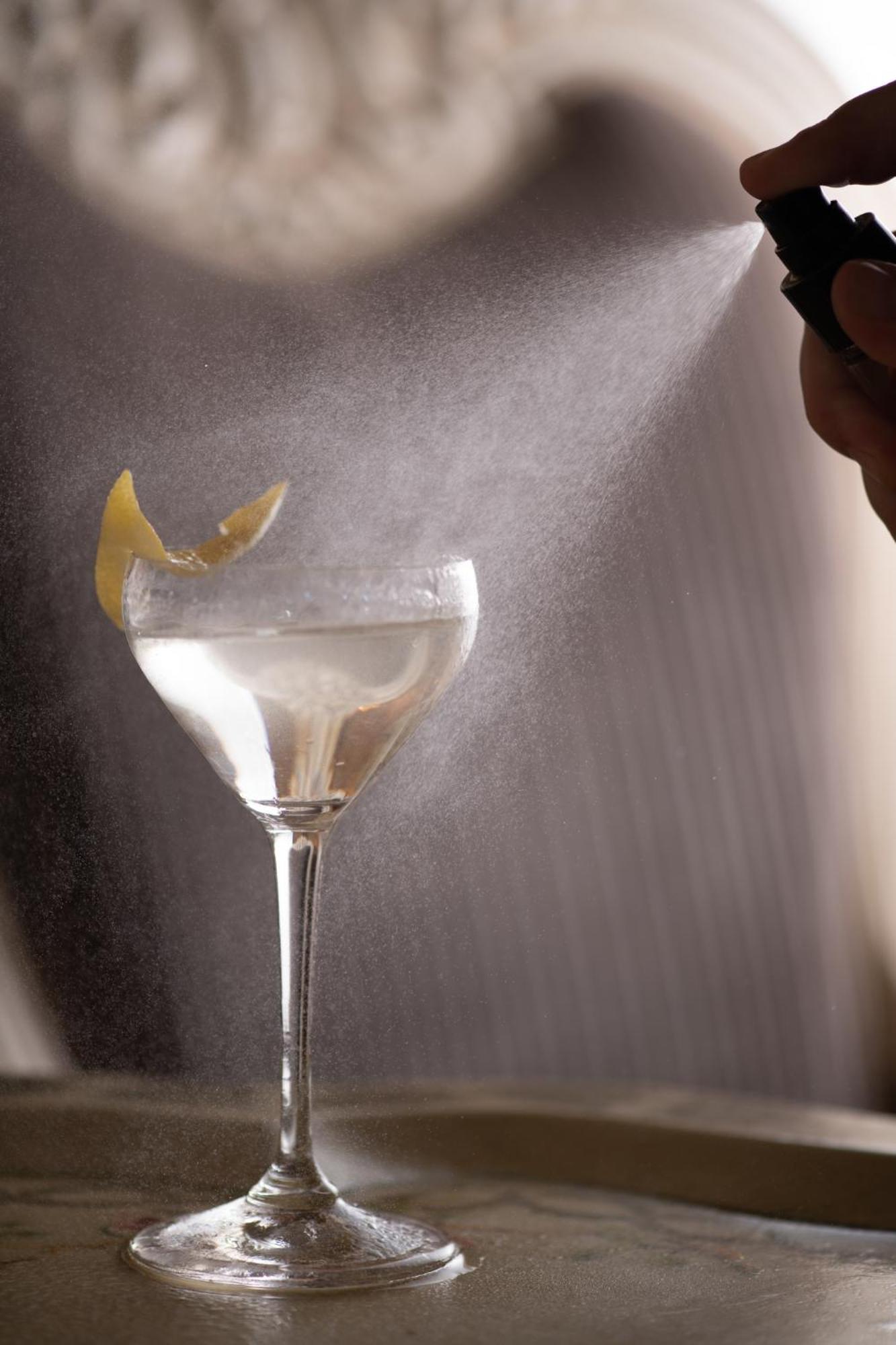 Grand Hotel רימיני מראה חיצוני תמונה A dry martini