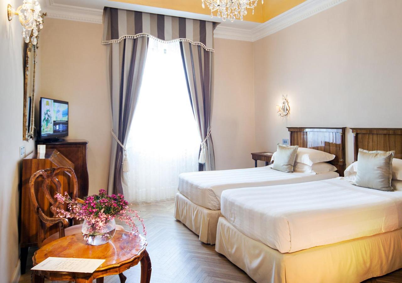 Grand Hotel רימיני מראה חיצוני תמונה A room at the hotel